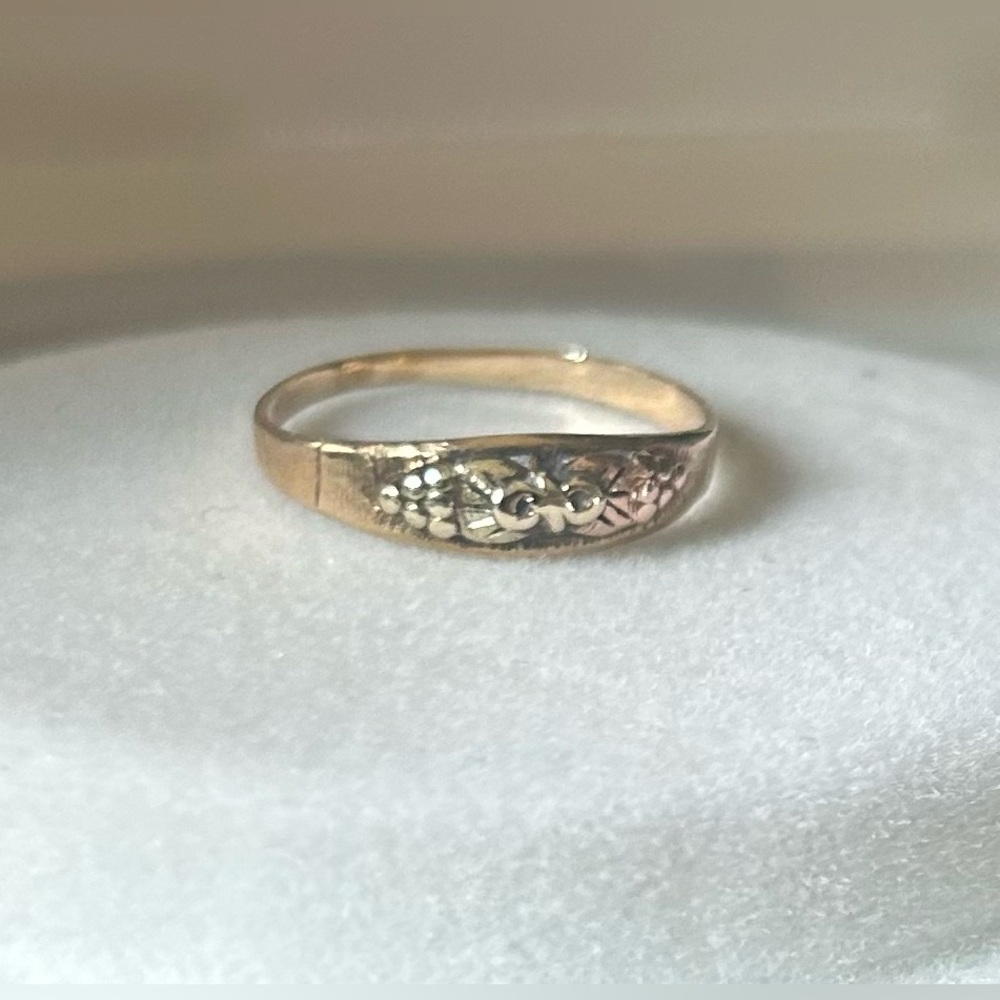 10k Black Hills Gold ring